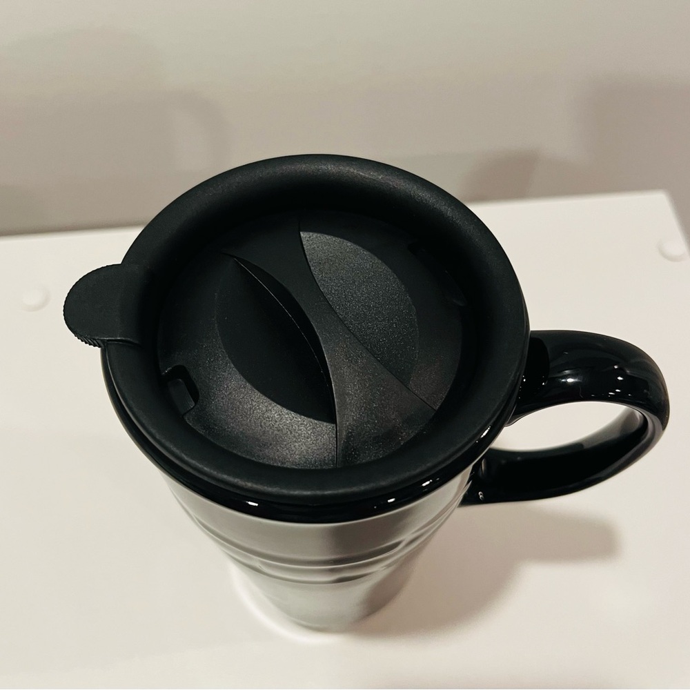 Longaberger black travel mug with lid - Picture 4 of 8